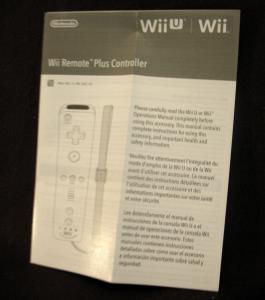 Wii Remote Plus Luigi (12)